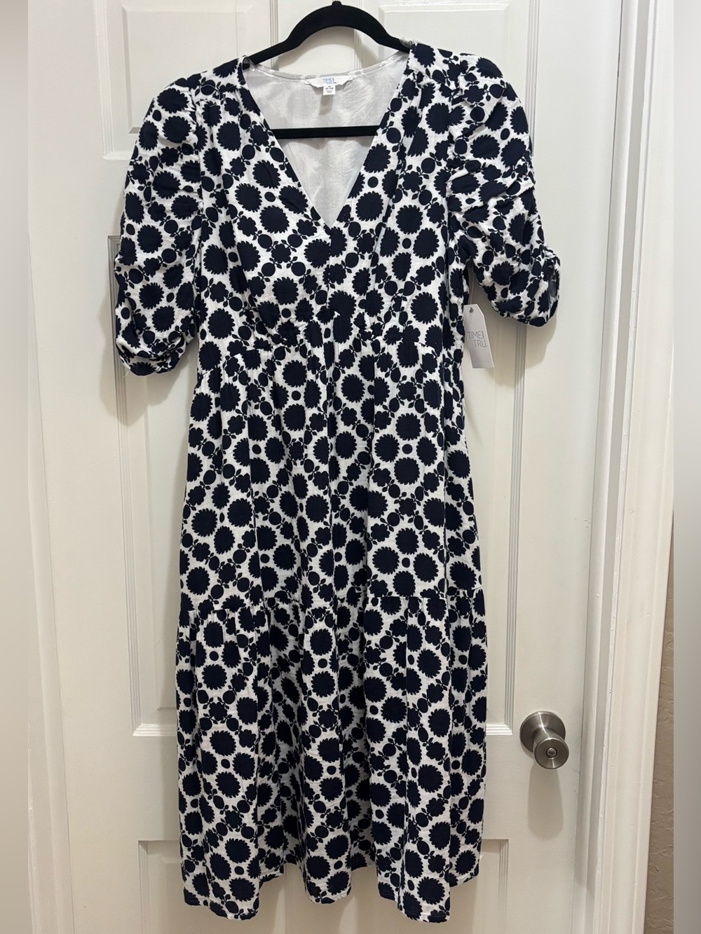 Black & White Floral Midi Puff Sleeve prairie cottage size medium nwt